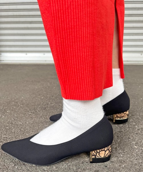 Sugar Sugar（シュガーシュガー）の「【SUGAR SUGAR シュガーシュガー】ポインテッドトゥデザインヒールパンプス（パンプス・レディース・ブルー/アイボリー/ブラック/イエロー・S/M/L/LL）」の22枚目の写真