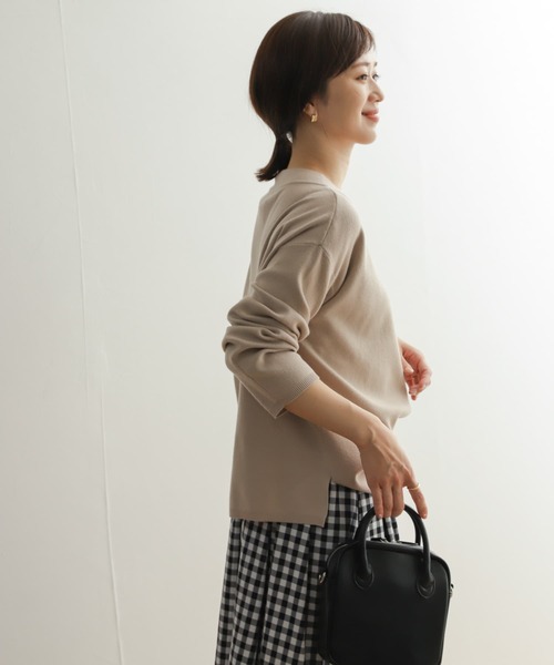 URBAN RESEARCH DOORS(アーバンリサーチドアーズ)の「ボトルネックワイドプルオーバー(ニット/セーター・レディース・ブルー/ネイビー/ベージュ・MEDIUM)」の9枚目の写真