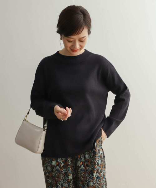 URBAN RESEARCH DOORS(アーバンリサーチドアーズ)の「ボトルネックワイドプルオーバー(ニット/セーター・レディース・ブルー/ネイビー/ベージュ・MEDIUM)」の22枚目の写真