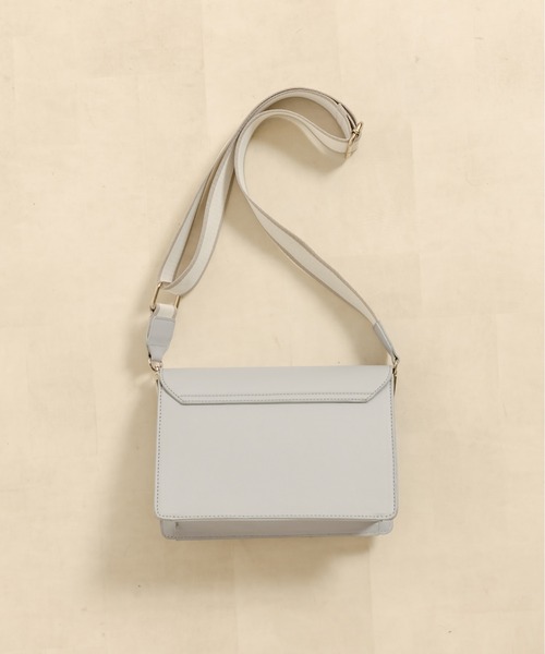 OLIVE des OLIVE（オリーブデオリーブ）の「ラインベルトショルダー（ショルダーバッグ・レディース・ブラウン/アイボリー/サックスブルー・FREE）」の5枚目の写真