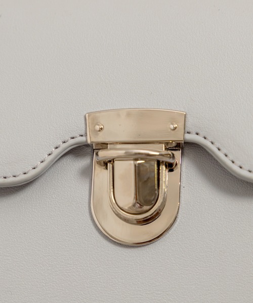 OLIVE des OLIVE（オリーブデオリーブ）の「ラインベルトショルダー（ショルダーバッグ・レディース・ブラウン/アイボリー/サックスブルー・FREE）」の6枚目の写真