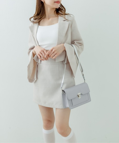 OLIVE des OLIVE（オリーブデオリーブ）の「ラインベルトショルダー（ショルダーバッグ・レディース・ブラウン/アイボリー/サックスブルー・FREE）」の4枚目の写真