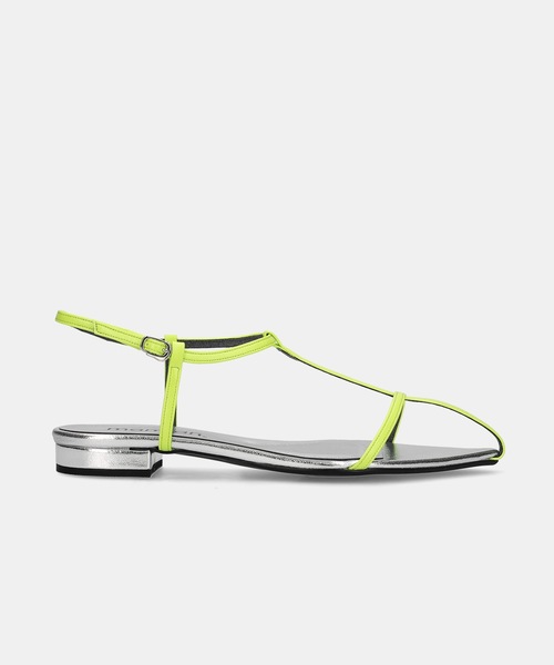 MAMIAN（マミアン）の「ポインテッドトゥ Tストラップ フラットサンダル（サンダル・レディース・アイボリー/ブラック/シルバー/ライム・L/S/M/LL）」の5枚目の写真