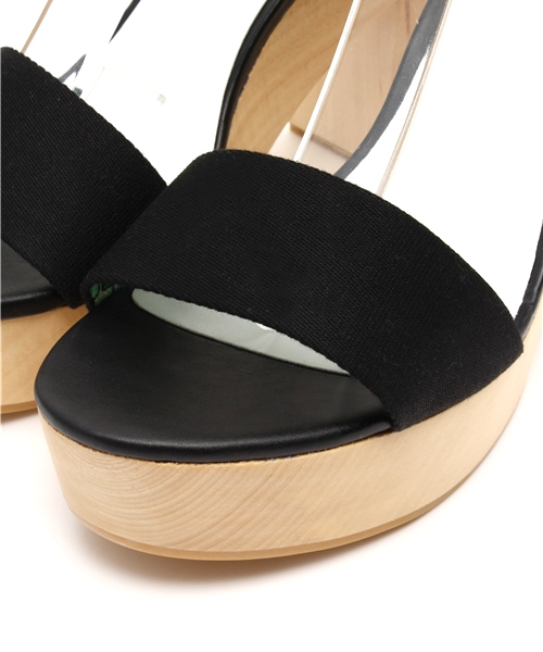 SOLPRESA（ソルプレーサ）の「【SOLPRESA】テープサンダル（サンダル・レディース・ホワイト/ブラック/マルチ・24.5/23.5）」の8枚目の写真