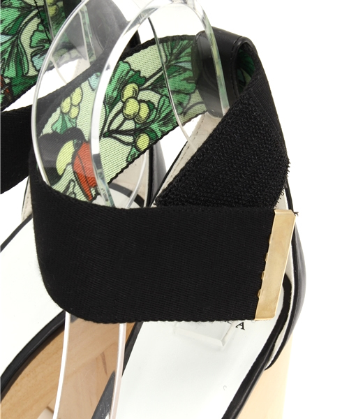 SOLPRESA（ソルプレーサ）の「【SOLPRESA】テープサンダル（サンダル・レディース・ホワイト/ブラック/マルチ・24.5/23.5）」の9枚目の写真