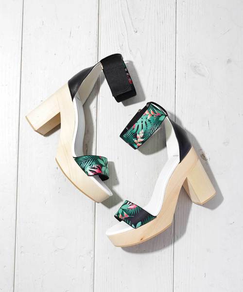 SOLPRESA（ソルプレーサ）の「【SOLPRESA】テープサンダル（サンダル・レディース・ホワイト/ブラック/マルチ・24.5/23.5）」の13枚目の写真