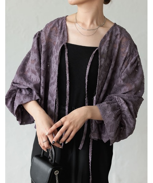 Re:EDIT（リエディ）の「[2023 SUMMER COLLECTION]前後2WAYフラワーカットジャガードシアーブラウス（カーディガン/ボレロ・レディース・アイボリー/ブラック/パープル・MEDIUM/LARGE）」の19枚目の写真