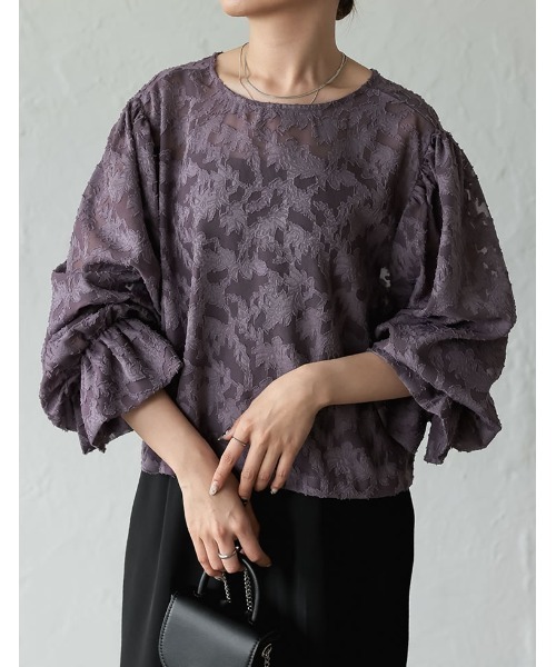 Re:EDIT（リエディ）の「[2023 SUMMER COLLECTION]前後2WAYフラワーカットジャガードシアーブラウス（カーディガン/ボレロ・レディース・アイボリー/ブラック/パープル・MEDIUM/LARGE）」の15枚目の写真