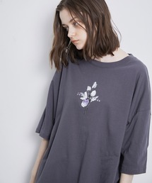フラワープリントTシャツ