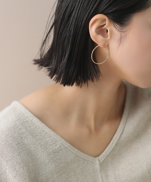 Lilas(リラ)の「1.5パイプ3.4cmサークルピアス K10(ピアス(両耳用)・レディース・ゴールド・FREE)」の15枚目の写真