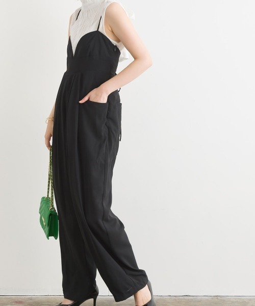 terrace(テラス)の「レイヤードキャミ オールインワン(パンツドレス・レディース・ブラック/カーキ/ベージュ/グリーン系その他/ブラック系その他・MEDIUM)」の15枚目の写真