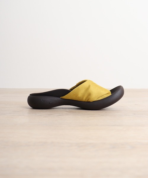 Regetta Canoe(リゲッタカヌー)の「スエード調ツイストスライドサンダル(サンダル・レディース・ベージュ/ブラック/ネイビー/マスタード/レッド・S/M/L/LL)」の15枚目の写真