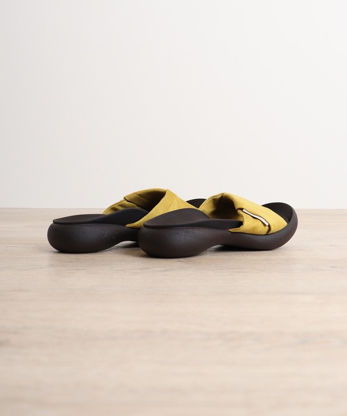 Regetta Canoe(リゲッタカヌー)の「スエード調ツイストスライドサンダル(サンダル・レディース・ベージュ/ブラック/ネイビー/マスタード/レッド・S/M/L/LL)」の16枚目の写真