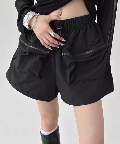Vipoa(ヴィポア)の「ビックポケットカーゴショートパンツ(その他パンツ・レディース・グレー/ブラック/ホワイト・FREE)」の2枚目の写真