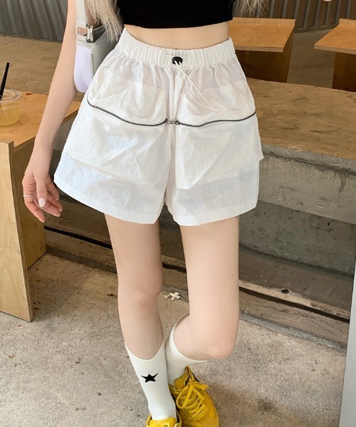 Vipoa(ヴィポア)の「ビックポケットカーゴショートパンツ(その他パンツ・レディース・グレー/ブラック/ホワイト・FREE)」の4枚目の写真