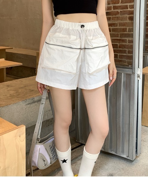 Vipoa(ヴィポア)の「ビックポケットカーゴショートパンツ(その他パンツ・レディース・グレー/ブラック/ホワイト・FREE)」の6枚目の写真