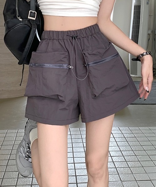 Vipoa(ヴィポア)の「ビックポケットカーゴショートパンツ(その他パンツ・レディース・グレー/ブラック/ホワイト・FREE)」の12枚目の写真