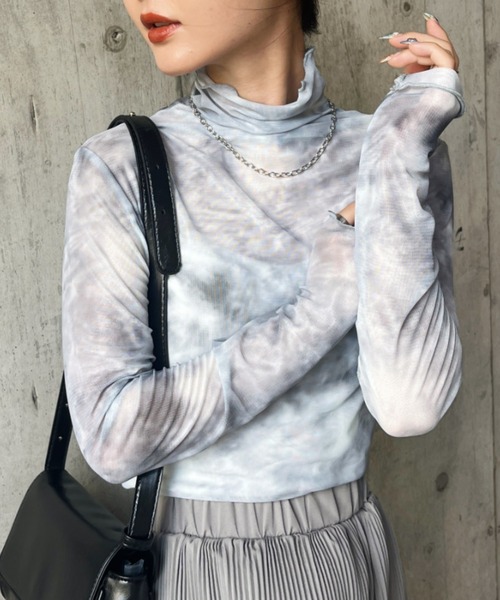 CLEA（クレア）の「タイダイ柄メロウシアーハイネックインナートップス（Tシャツ/カットソー・レディース・ブルー/ブラック・FREE）」の4枚目の写真