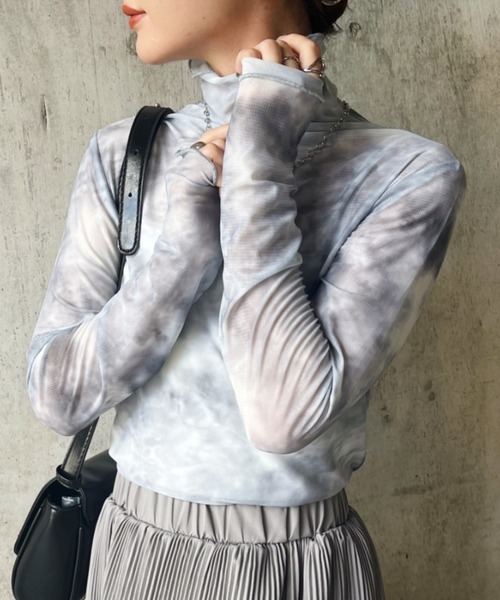 CLEA（クレア）の「タイダイ柄メロウシアーハイネックインナートップス（Tシャツ/カットソー・レディース・ブルー/ブラック・FREE）」の5枚目の写真