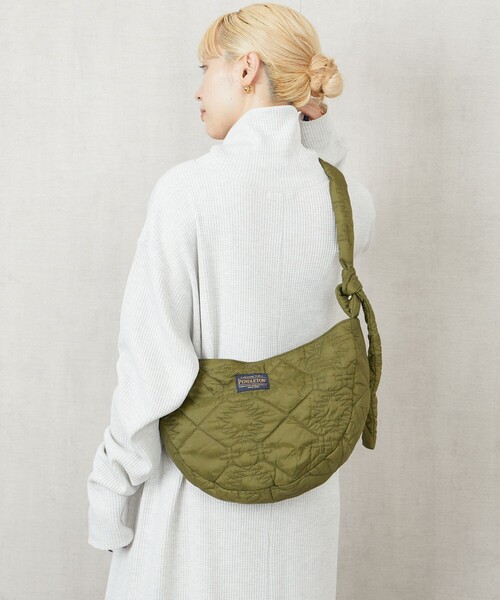 FREAK'S STORE（フリークスストア）の「PENDLETON×FREAK'S STORE/ペンドルトン 限定展開　別注QUILTING MOON BAG/キルティングムーンバック（ショルダーバッグ・レディース・ブラック/ベージュ/オリーブ・ONE SIZE）」の8枚目の写真