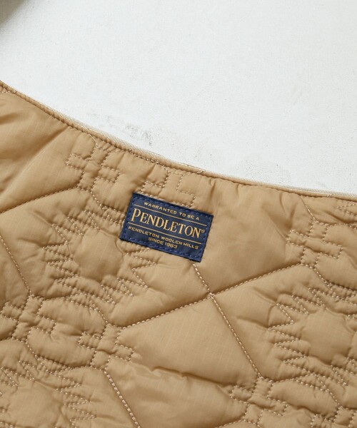 FREAK'S STORE（フリークスストア）の「PENDLETON×FREAK'S STORE/ペンドルトン 限定展開　別注QUILTING MOON BAG/キルティングムーンバック（ショルダーバッグ・レディース・ブラック/ベージュ/オリーブ・ONE SIZE）」の18枚目の写真