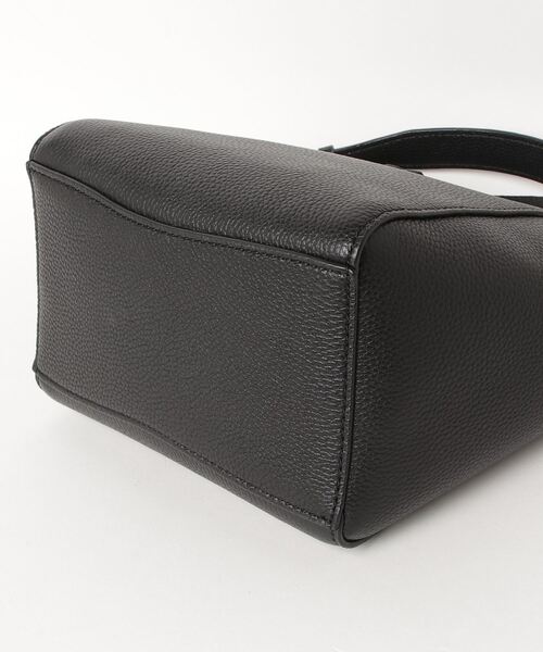 TORY BURCH(トリーバーチ)の「TORY BURCH McGraw Small Bucket Bag トリーバーチ マックグロー スモール バケットバッグ ハンドバッグ(ハンドバッグ・レディース・ブラック/アイボリー/ベージュ・FREE)」の17枚目の写真