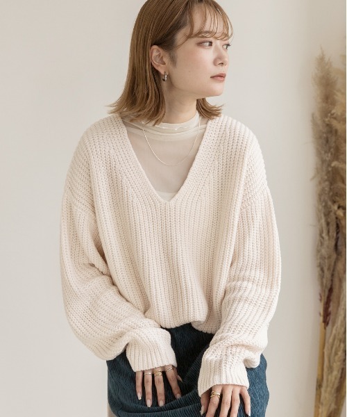 ad thie(アドティエ)の「畦編み Vネックニット(ニット/セーター・レディース・オフホワイト/ピンクベージュ/ブラウン/ブラック/ボルドー・FREE)」の9枚目の写真