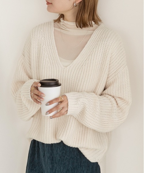 ad thie(アドティエ)の「畦編み Vネックニット(ニット/セーター・レディース・オフホワイト/ピンクベージュ/ブラウン/ブラック/ボルドー・FREE)」の10枚目の写真