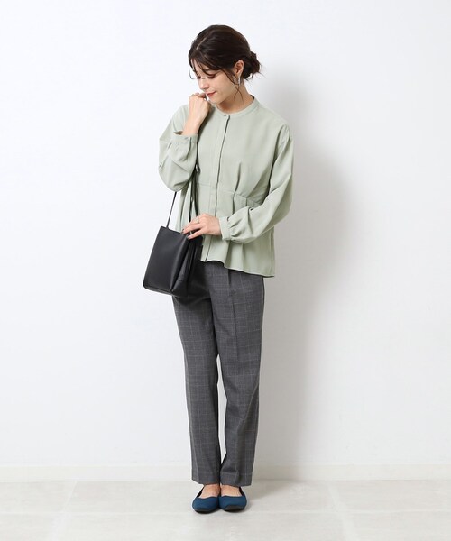 DRESKIP（ドレスキップ）の「◆ウエストタックブラウス（シャツ/ブラウス・レディース・ライトベージュ/グリーン系/ブラック・02/03/04）」の4枚目の写真