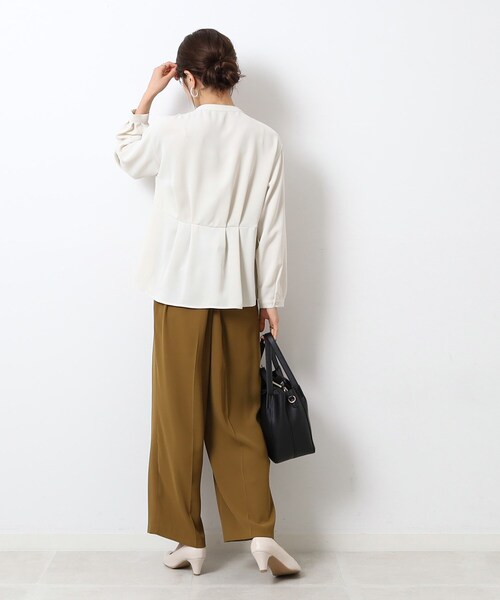 DRESKIP（ドレスキップ）の「◆ウエストタックブラウス（シャツ/ブラウス・レディース・ライトベージュ/グリーン系/ブラック・02/03/04）」の11枚目の写真