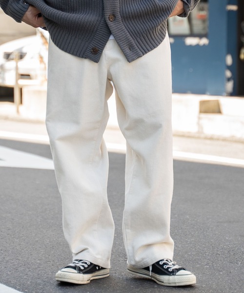 WEGO(ウィゴー)の「WEGO/コーデュロイイージーワイドパンツ(チノパンツ・メンズ・ブラック/アイボリー/ダークブラウン/ベージュ/ブルー・LARGE/SMALL/MEDIUM)」の16枚目の写真