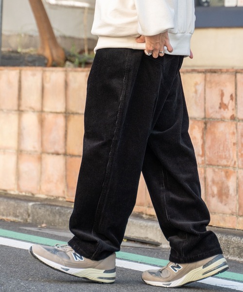 WEGO(ウィゴー)の「WEGO/コーデュロイイージーワイドパンツ(チノパンツ・メンズ・ブラック/アイボリー/ダークブラウン/ベージュ/ブルー・LARGE/SMALL/MEDIUM)」の19枚目の写真