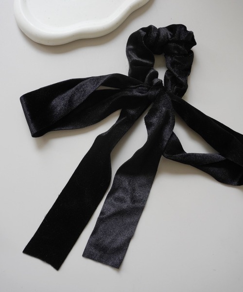Port（ポート）の「【 Jelly moo / ジェリームー 】 ブラックカラー ベロア リボン シュシュ / ヘアゴム / シュシュ（シュシュ・レディース・ブラック/ブラック系その他・FREE）」の2枚目の写真