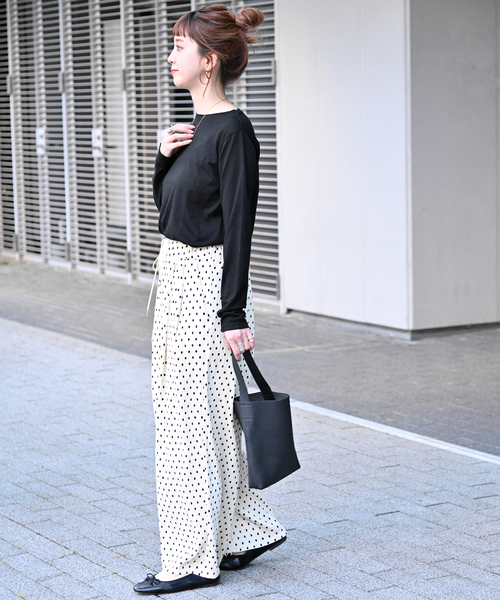 B.C STOCK(ベーセーストック)の「《追加》シアークルーネックロンT(Tシャツ/カットソー・レディース・ブラック/ホワイト・FREE)」の7枚目の写真