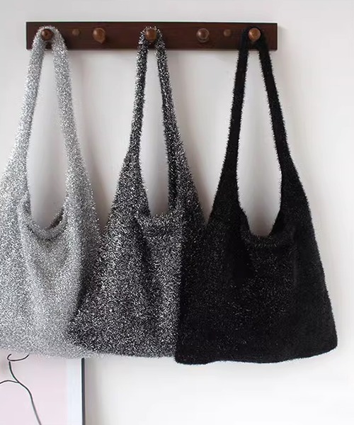 AO2（アオズ）の「Glitter shaggy tote bag / グリッターシャギー