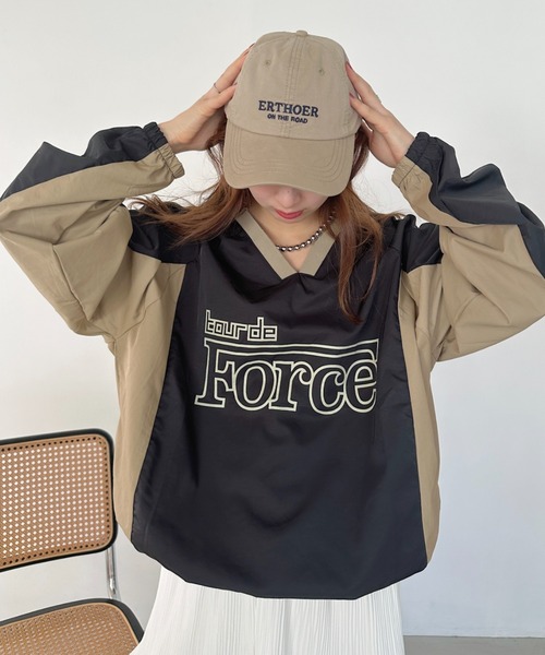 un+frame(アンフレーム)の「print logo nylon pullover/プリントロゴゲームシャツナイロンプルオーバー(Tシャツ/カットソー・レディース・ブラック/ホワイト/ネイビー・FREE)」の3枚目の写真