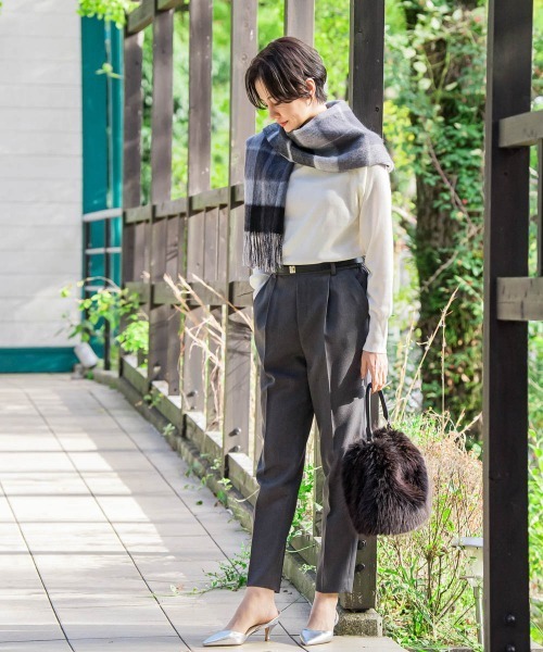 LAUTREAMONT(ロートレアモン)の「【WEB限定】<洗えるニット/Lサイズあり>大人美人ニット(ニット/セーター・レディース・ダークグレー/ベージュ/ダークベージュ/オフホワイト/パープル/ブラック・11号/9号/7号)」の8枚目の写真