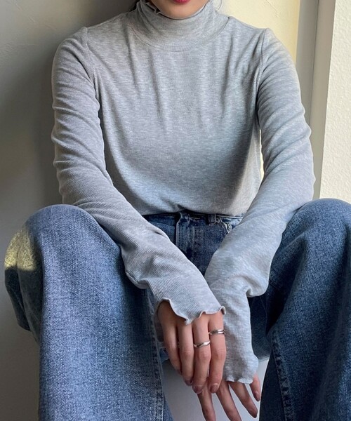 fredy emue(フレディエミュ)の「テレコメロータートルネックカットソー(Tシャツ/カットソー・レディース・ブラック/ライトグレー/ラベンダー/オフホワイト・38)」の4枚目の写真