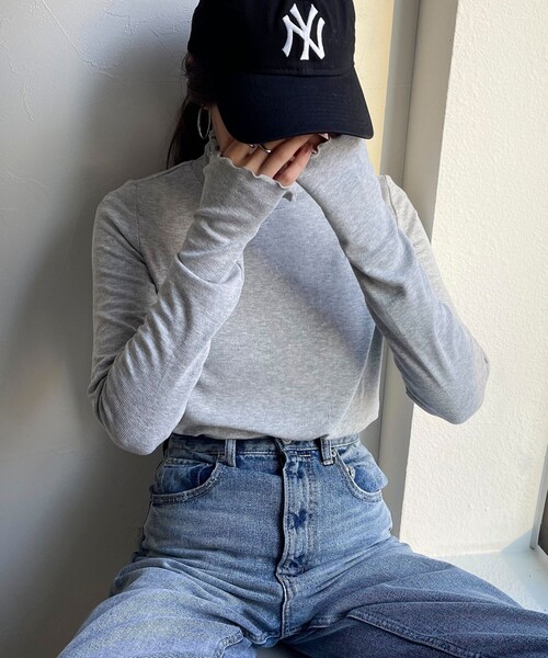 fredy emue(フレディエミュ)の「テレコメロータートルネックカットソー(Tシャツ/カットソー・レディース・ブラック/ライトグレー/ラベンダー/オフホワイト・38)」の5枚目の写真