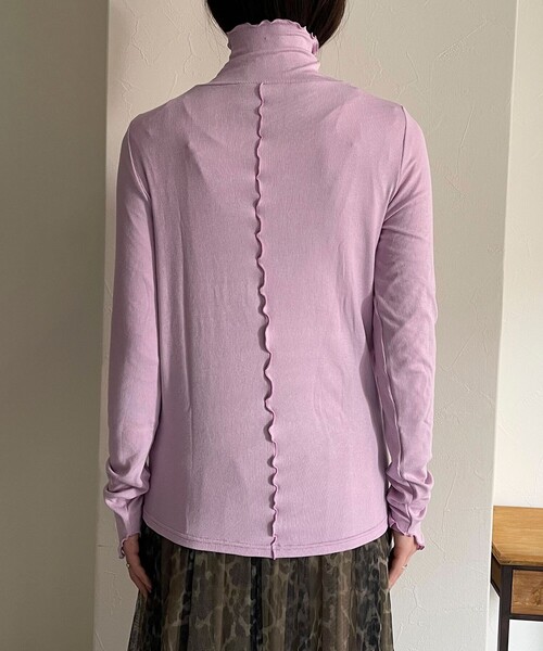 fredy emue(フレディエミュ)の「テレコメロータートルネックカットソー(Tシャツ/カットソー・レディース・ブラック/ライトグレー/ラベンダー/オフホワイト・38)」の16枚目の写真