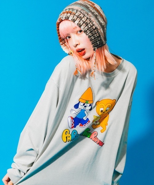L.H.P（エルエイチピー）の「Parappa The Rapper/パラッパラッパー/ピグメント加工グラフィックプリントロンTEE（Tシャツ/カットソー・レディース・ブラック/ピンク/ライトグレー/グレー系その他3・MEDIUM/LARGE）」の4枚目の写真