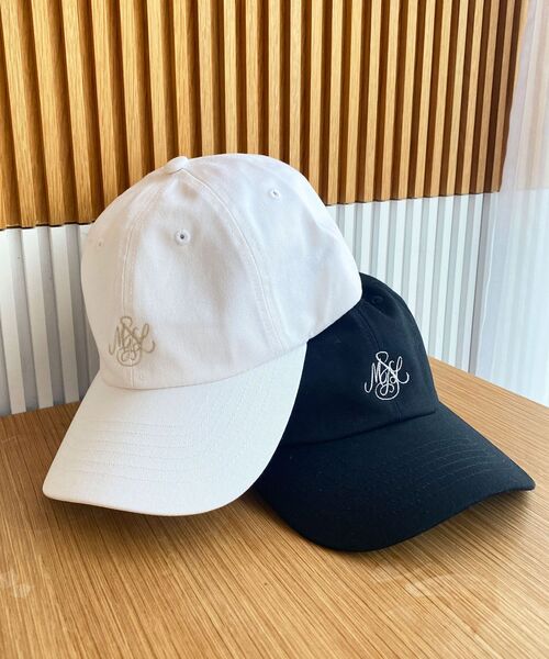 MAJESTIC LEGON(マジェスティックレゴン)の「ラメロゴキャップ(キャップ・レディース・ブラック/オフホワイト・FREE)」の1枚目の写真