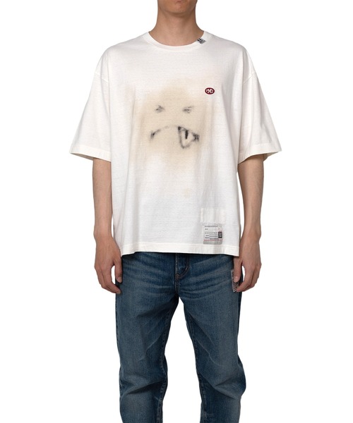 Maison MIHARA YASUHIRO(メゾンミハラヤスヒロ)の「Smily Face Printed T-shirt(Tシャツ/カットソー・メンズ・ブラック/ホワイト・44/46/48/50)」の3枚目の写真
