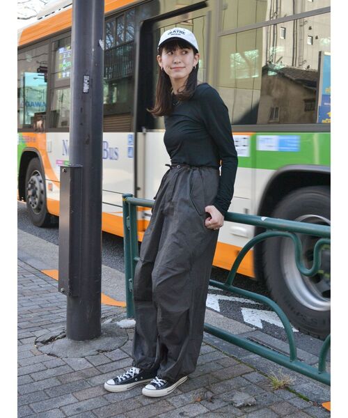 Ungrid(アングリッド)の「サイドオープンロングスリーブTee(Tシャツ/カットソー・レディース・オレンジ/オフホワイト/ブラック・FREE)」の17枚目の写真