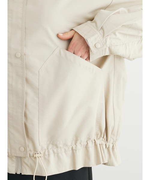 Green Parks(グリーンパークス)の「撥水加工 裾ドロストブルゾン(ブルゾン・レディース・ブラック/ライトベージュ/カーキ・FREE)」の14枚目の写真