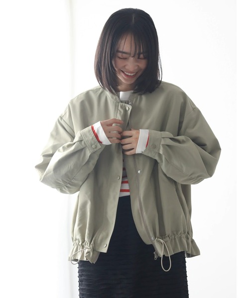 Green Parks(グリーンパークス)の「撥水加工 裾ドロストブルゾン(ブルゾン・レディース・ブラック/ライトベージュ/カーキ・FREE)」の19枚目の写真