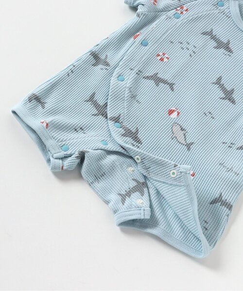 Ampersand(アンパサンド)の「総柄ロンパス(ロンパース・キッズ・オフホワイト/サックスブルー・60/70/80)」の8枚目の写真