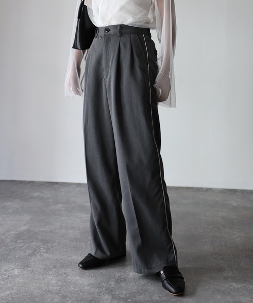 Riberry（リベリー）の「サイドラインスラックスパンツ（スラックス・レディース・チャコールグレー/ブラック/ネイビー・FREE）」の4枚目の写真