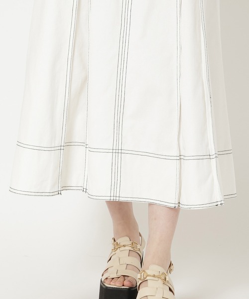 REDYAZEL（レディアゼル）の「デニムジャンスカ（ジャンパースカート・レディース・オフホワイト/ネイビー/ブラック・SMALL/MEDIUM）」の9枚目の写真