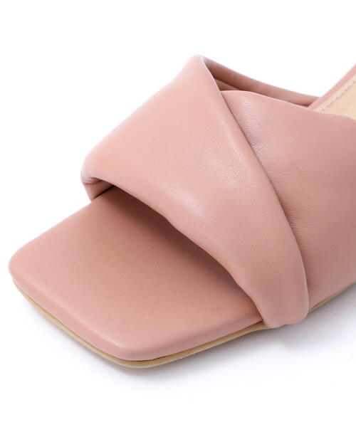 NATURAL BEAUTY BASIC（ナチュラルビューティーベーシック）の「◇【Oggi・美人百花6月号掲載】パテッドミュール（サンダル・レディース・ピンク/ブラック/オフホワイト・MEDIUM）」の11枚目の写真